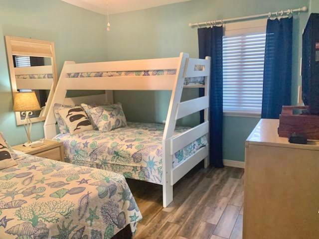 Tropical Winds 403: Beachfront Oasis With Pool And Fitness Holiday home
