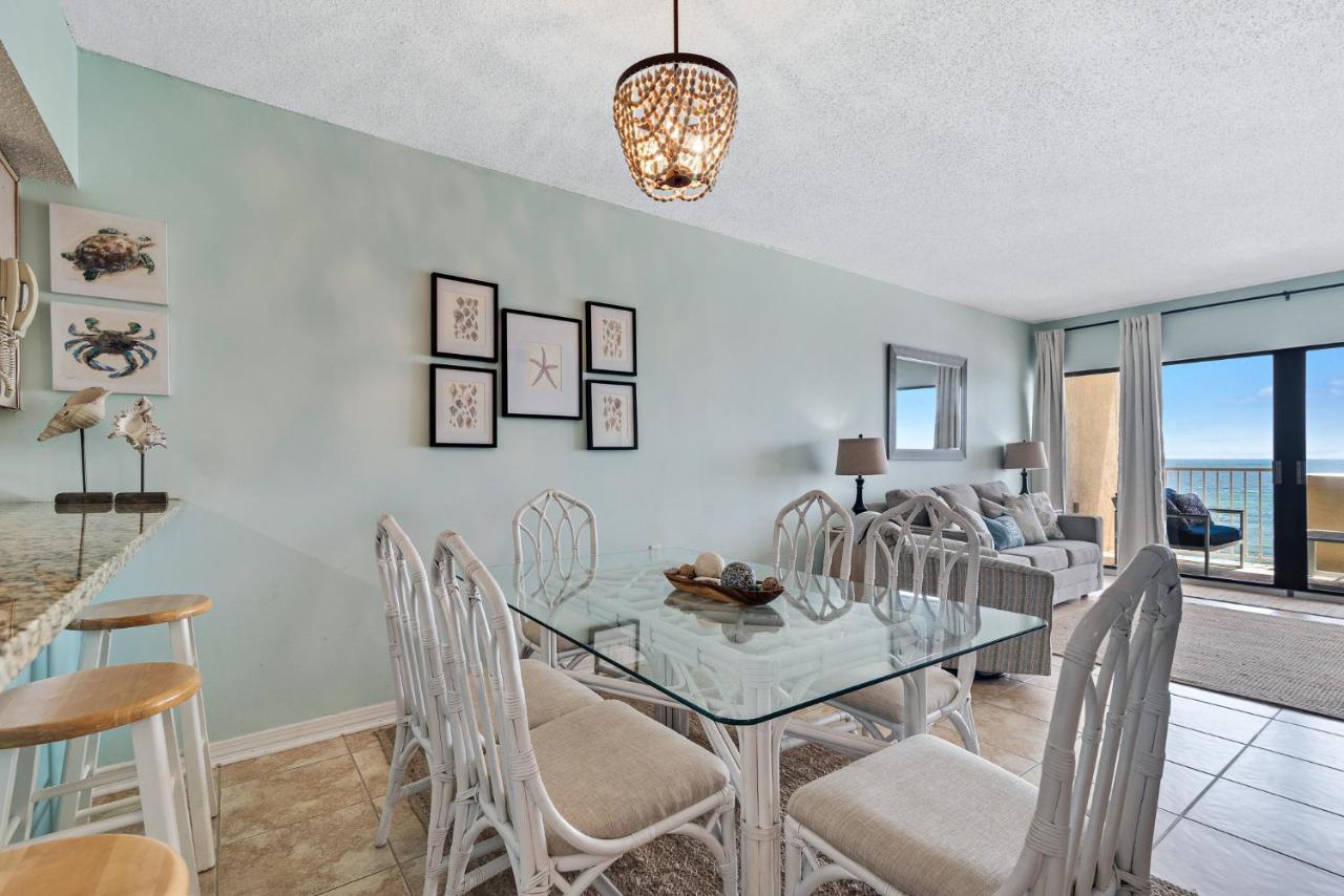 Tropical Winds 403: Beachfront Oasis With Pool And Fitness *