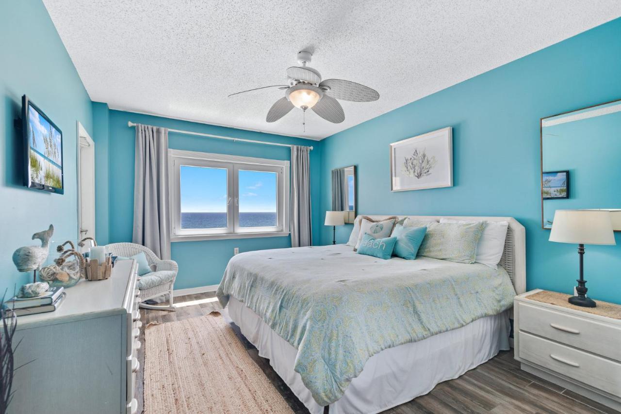 Holiday home Tropical Winds 403: Beachfront Oasis With Pool And Fitness