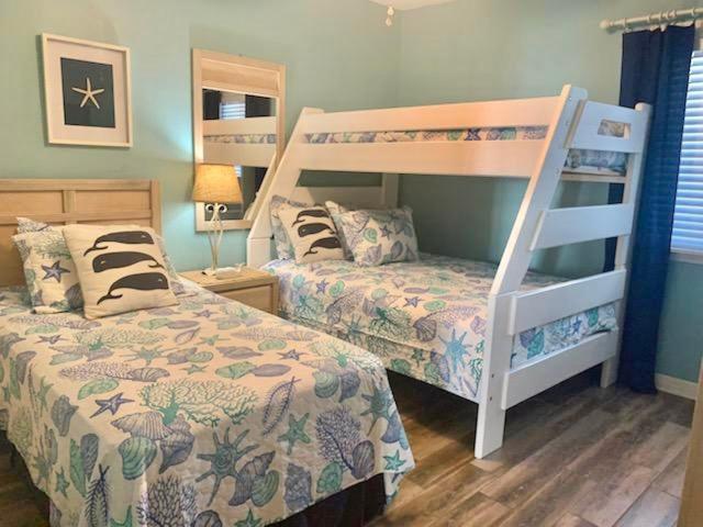 Tropical Winds 403: Beachfront Oasis With Pool And Fitness Holiday home Gulf Shores
